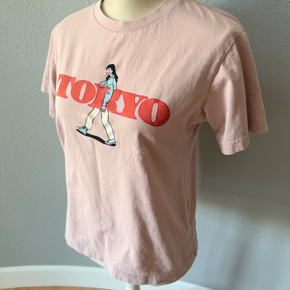 Uniqlo Light Pink Tee - Picture 3 of 12